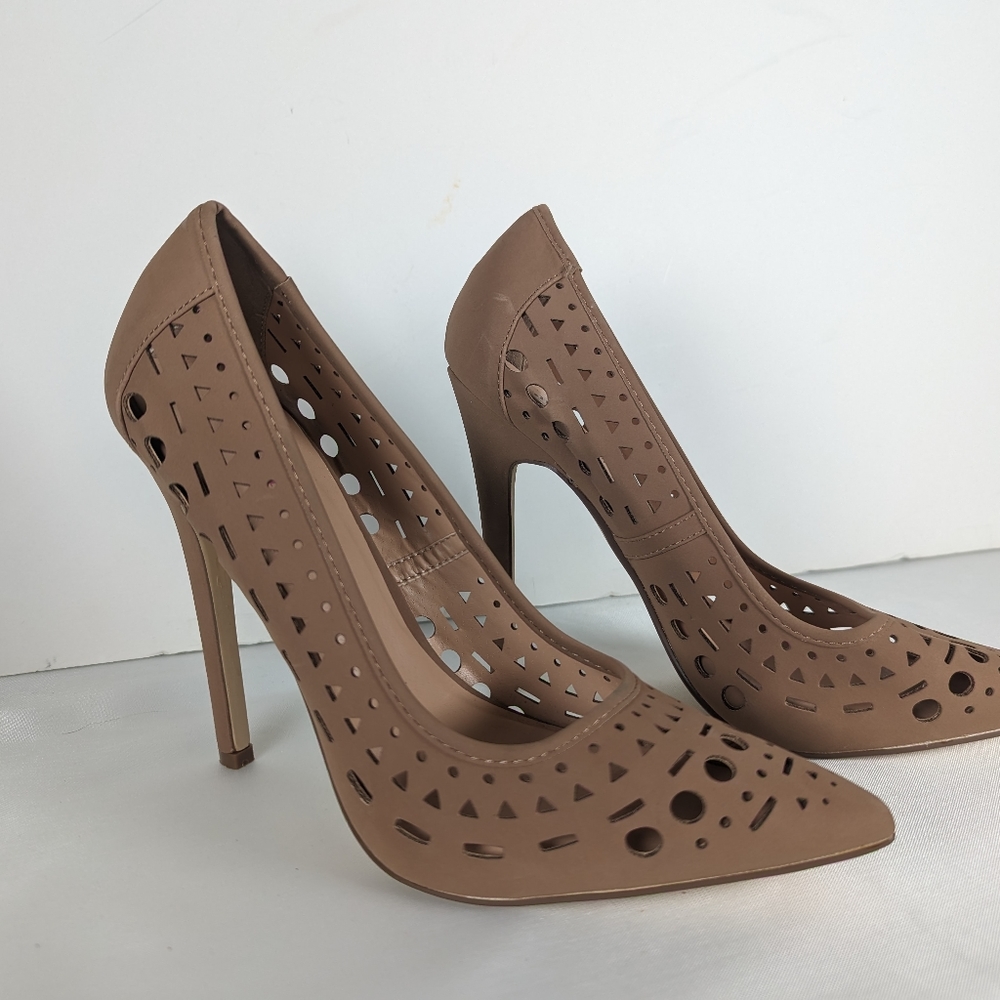 JustFab Nude Laser Cut Stiletto Heels Size 9 Pointed Toe Pumps Beige”